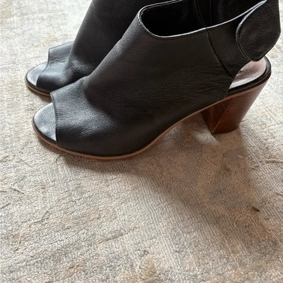 Steve Madden Black Leather Peep Toe Heels - Picture 4 of 4